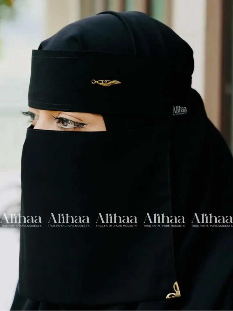 leaf pendant niqab black