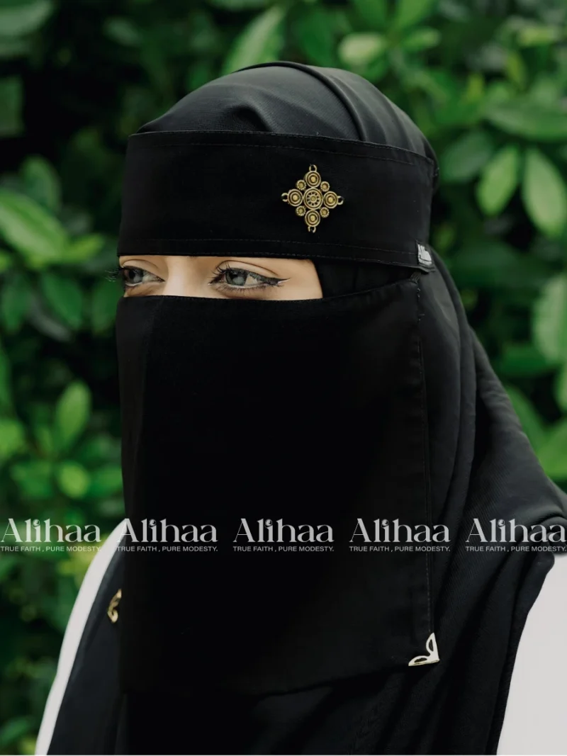 ornament pendant niqab black