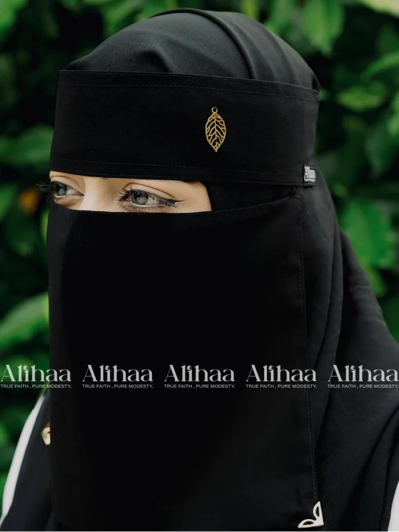 leaf pendant niqab black