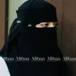 mini crown pendant niqab black