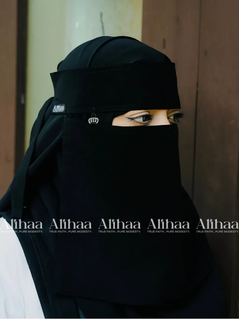 mini crown pendant niqab black