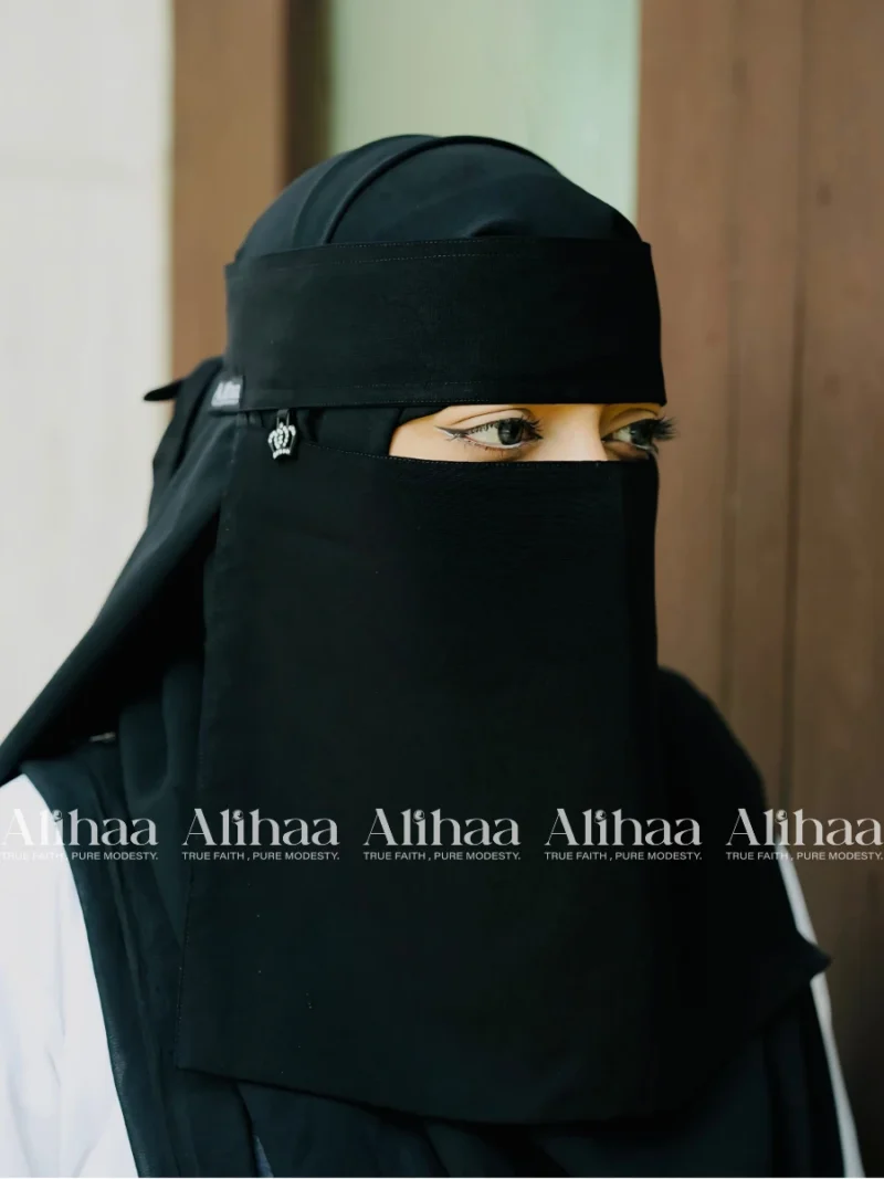 mini crown pendant niqab black
